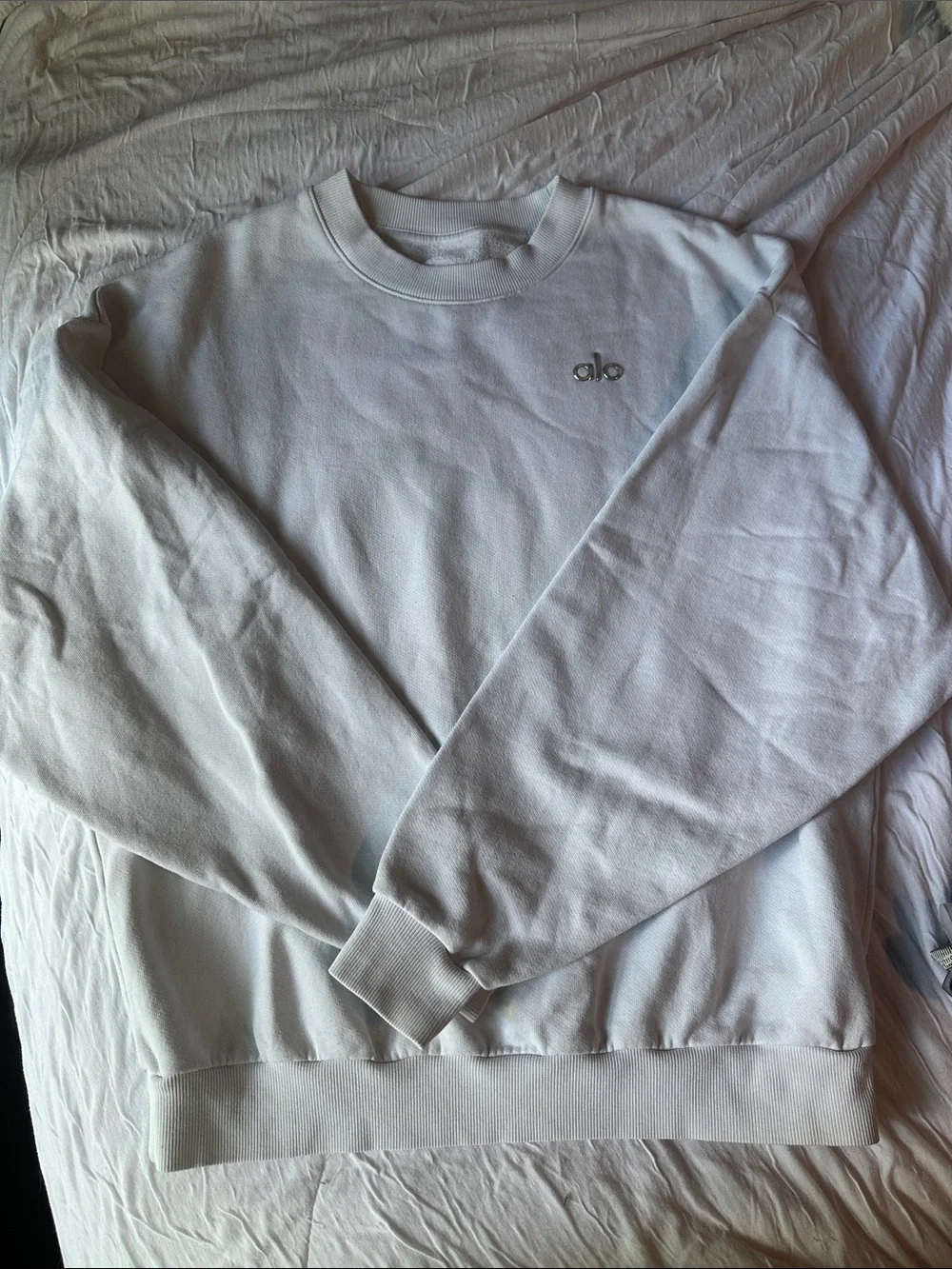 ALO Yoga Accolade Crewneck Sweatshirt in White size Small w flaw*